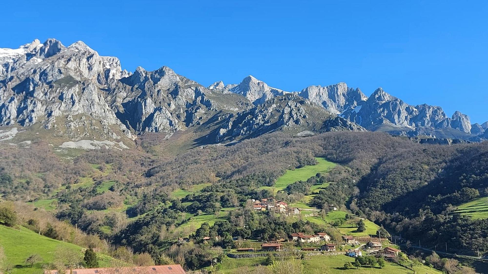 Apartamentos Rurales Los Picos De Redo Camaleño Eksteriør billede