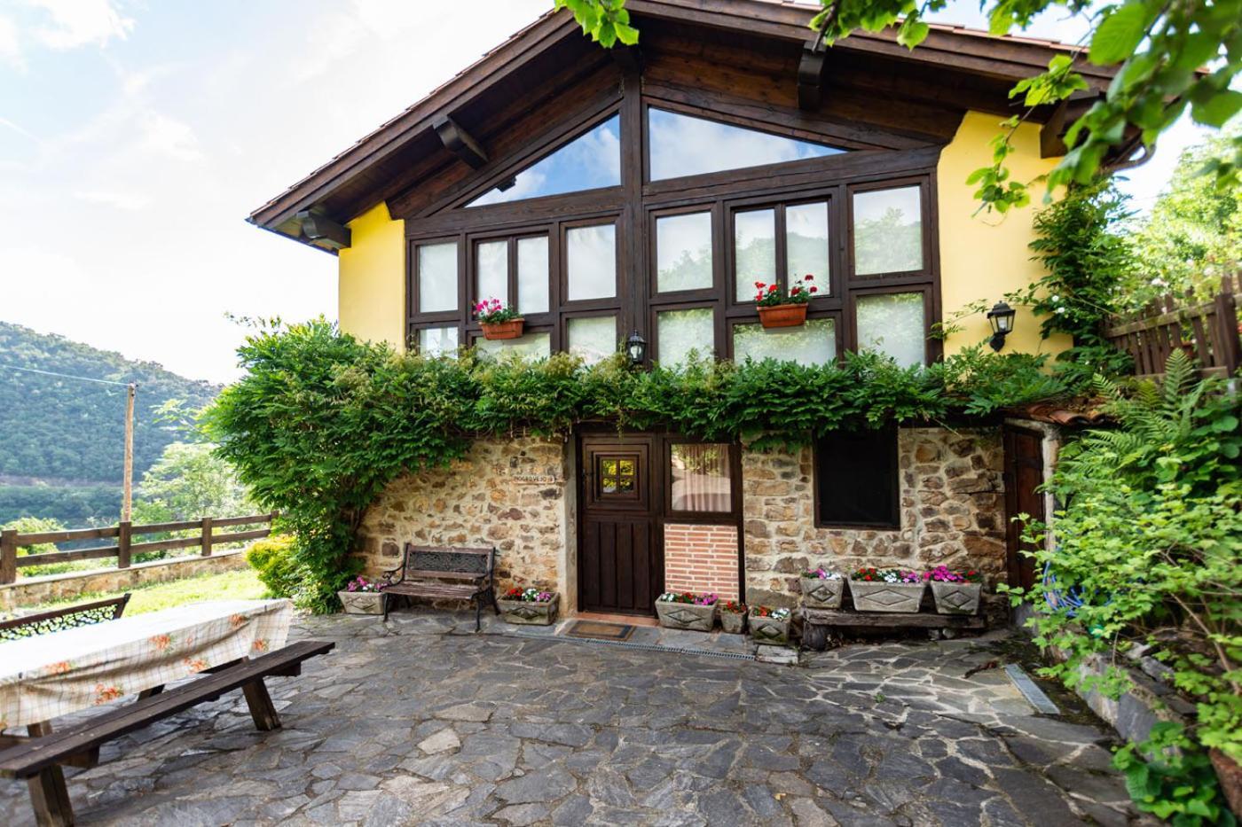 Apartamentos Rurales Los Picos De Redo Camaleño Eksteriør billede