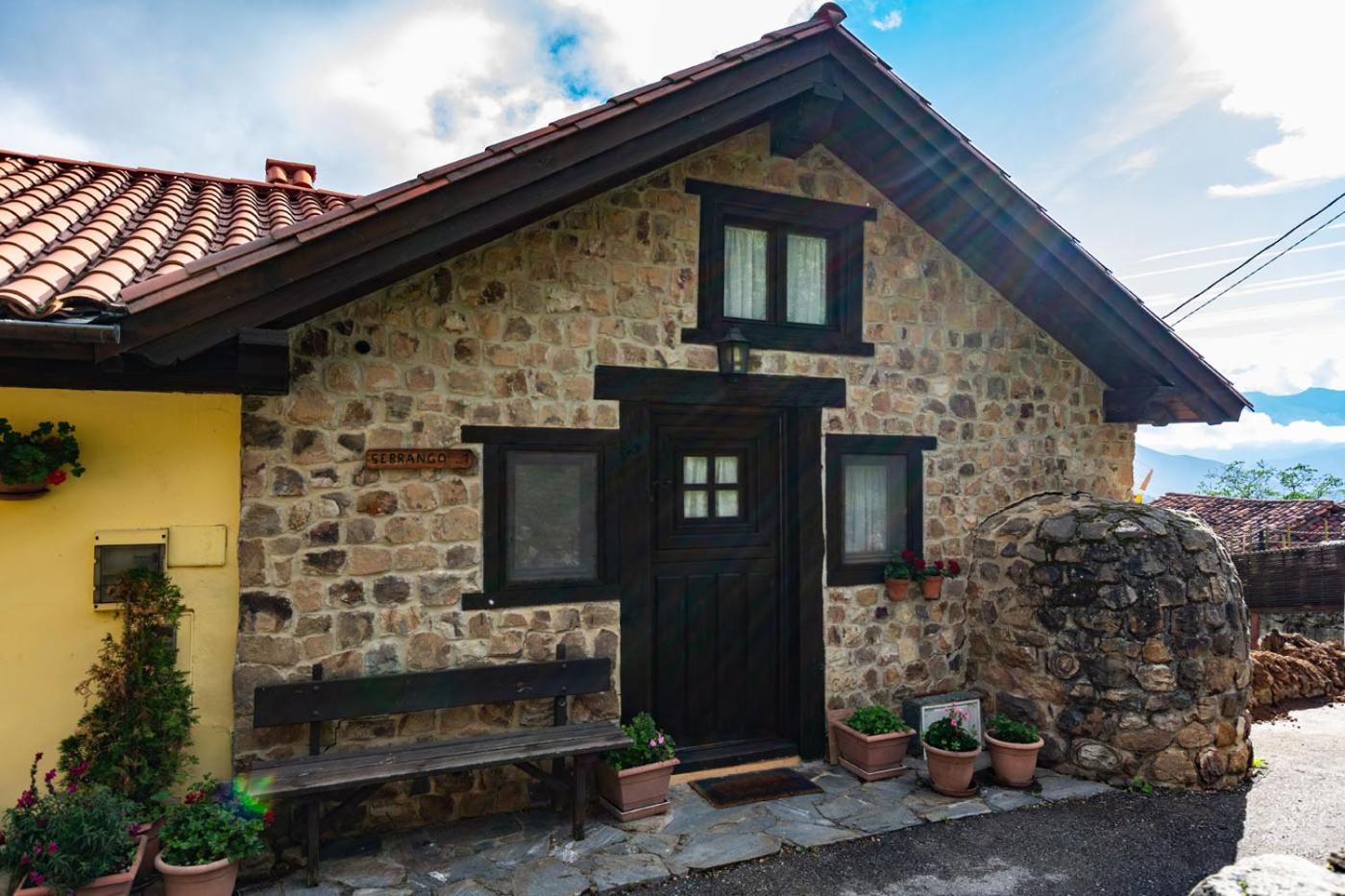 Apartamentos Rurales Los Picos De Redo Camaleño Eksteriør billede
