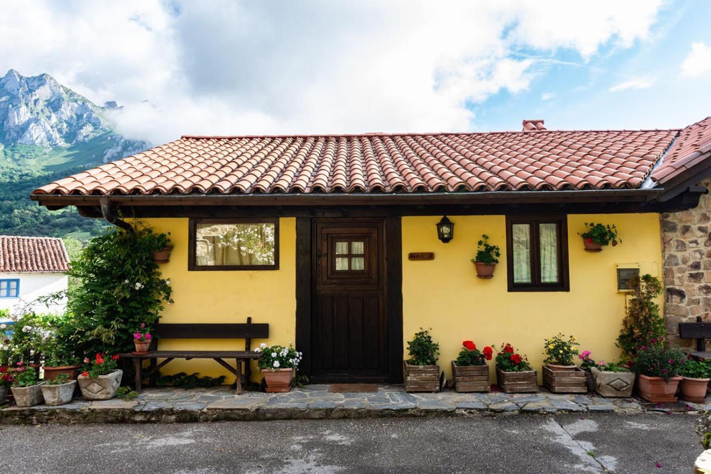 Apartamentos Rurales Los Picos De Redo Camaleño Eksteriør billede