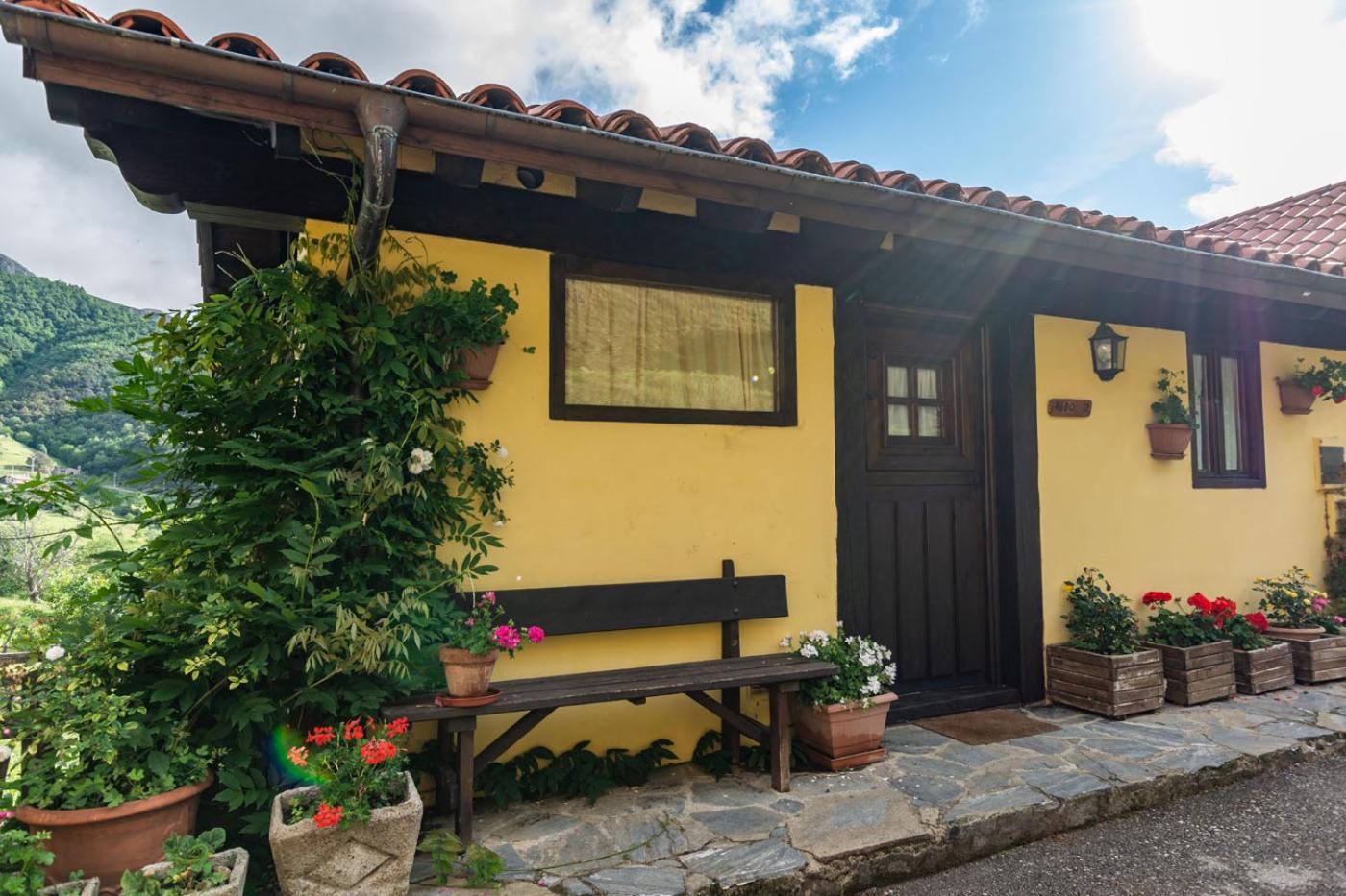 Apartamentos Rurales Los Picos De Redo Camaleño Eksteriør billede